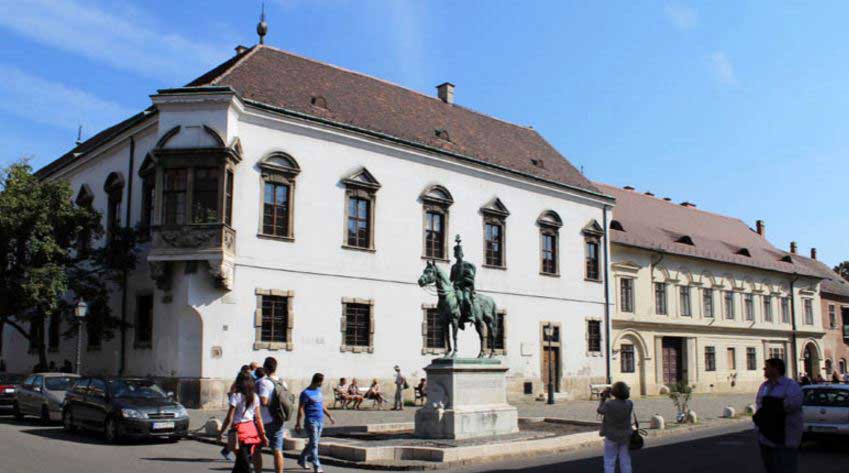 dwelling in the middle ages