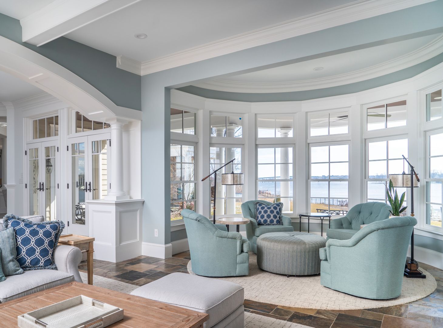 Create a Beautiful Home: How to Achieve a Cohesive Color Scheme